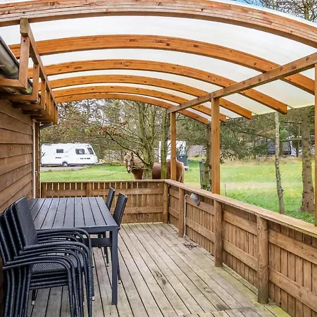 2 Bedroom Amazing In Holiday home *